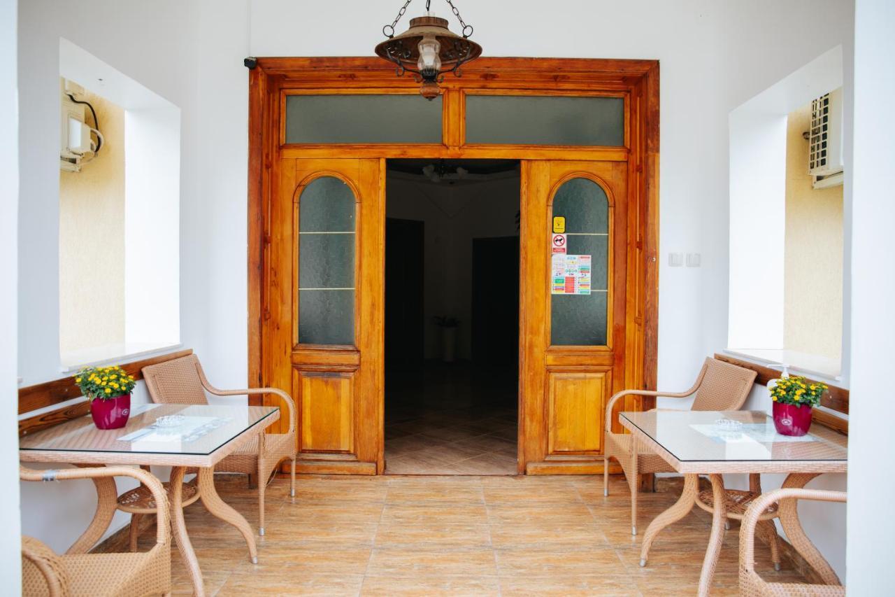 Pensiunea Casa Cristal Тыргу-Жиу Экстерьер фото
