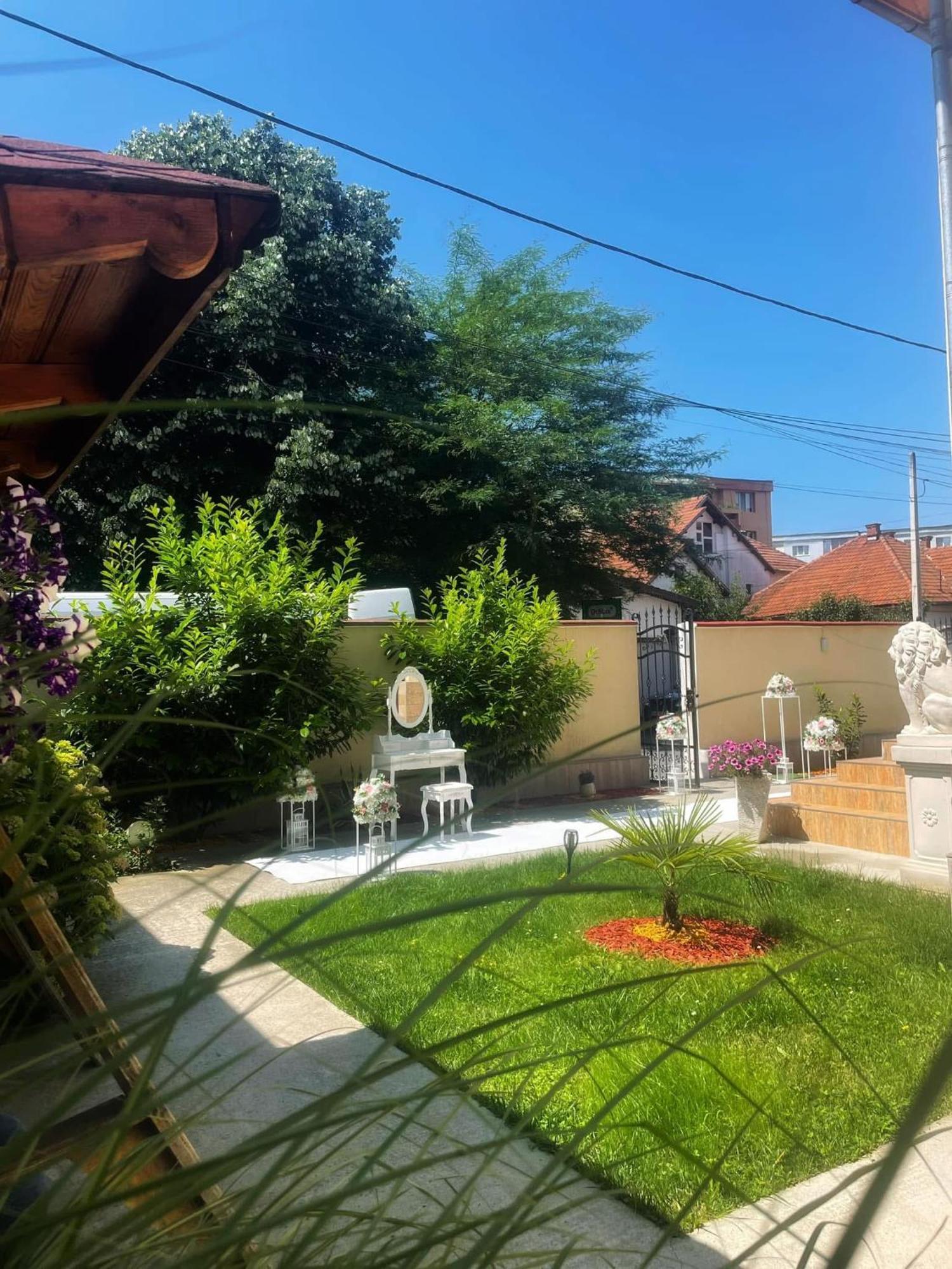 Pensiunea Casa Cristal Тыргу-Жиу Экстерьер фото